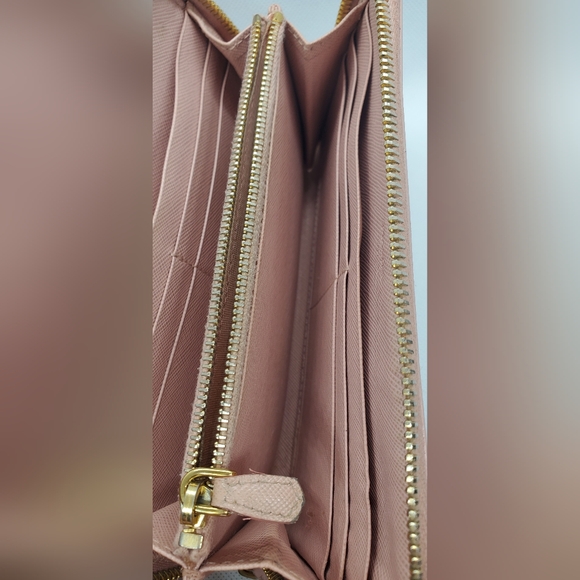 PRADA long leather Saffiano Pink wallet excelent conditions - Re-furneshed - Picture 11 of 16